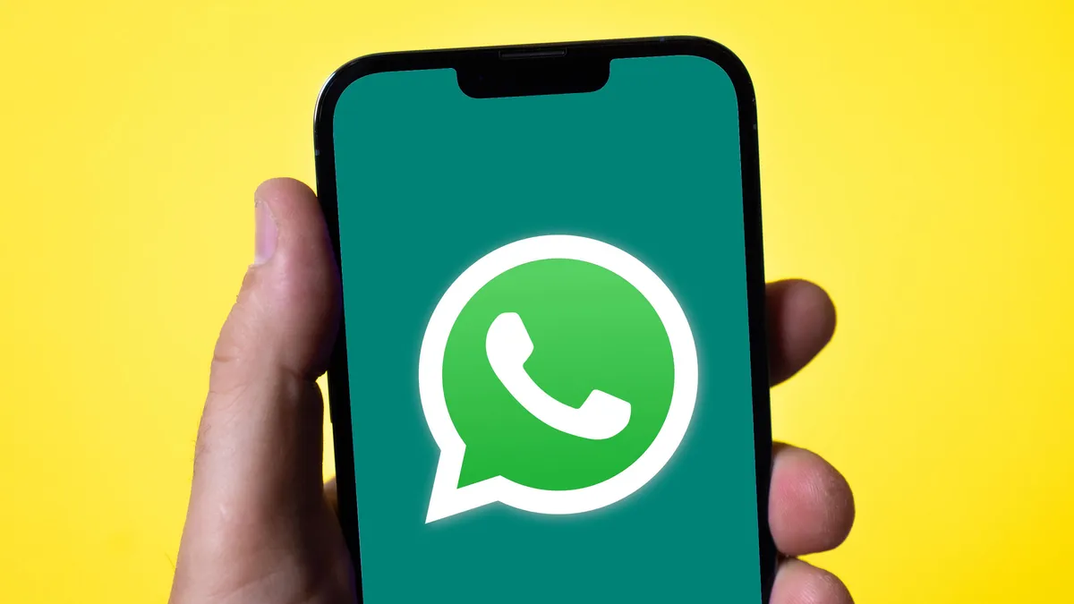 How can WhatsApp online status and last seen time improve the effectiveness of precision marketing?
